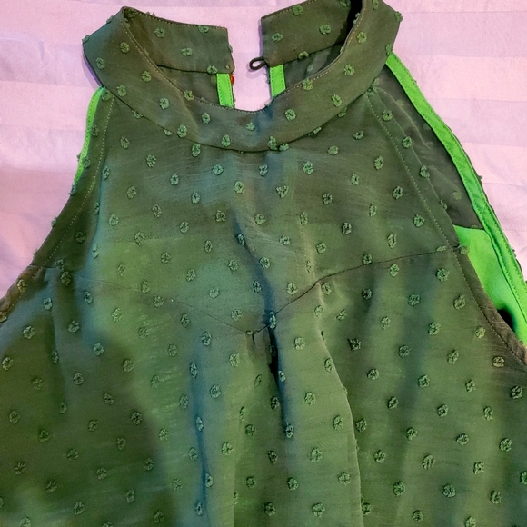 Green Top - Picture 4 of 7